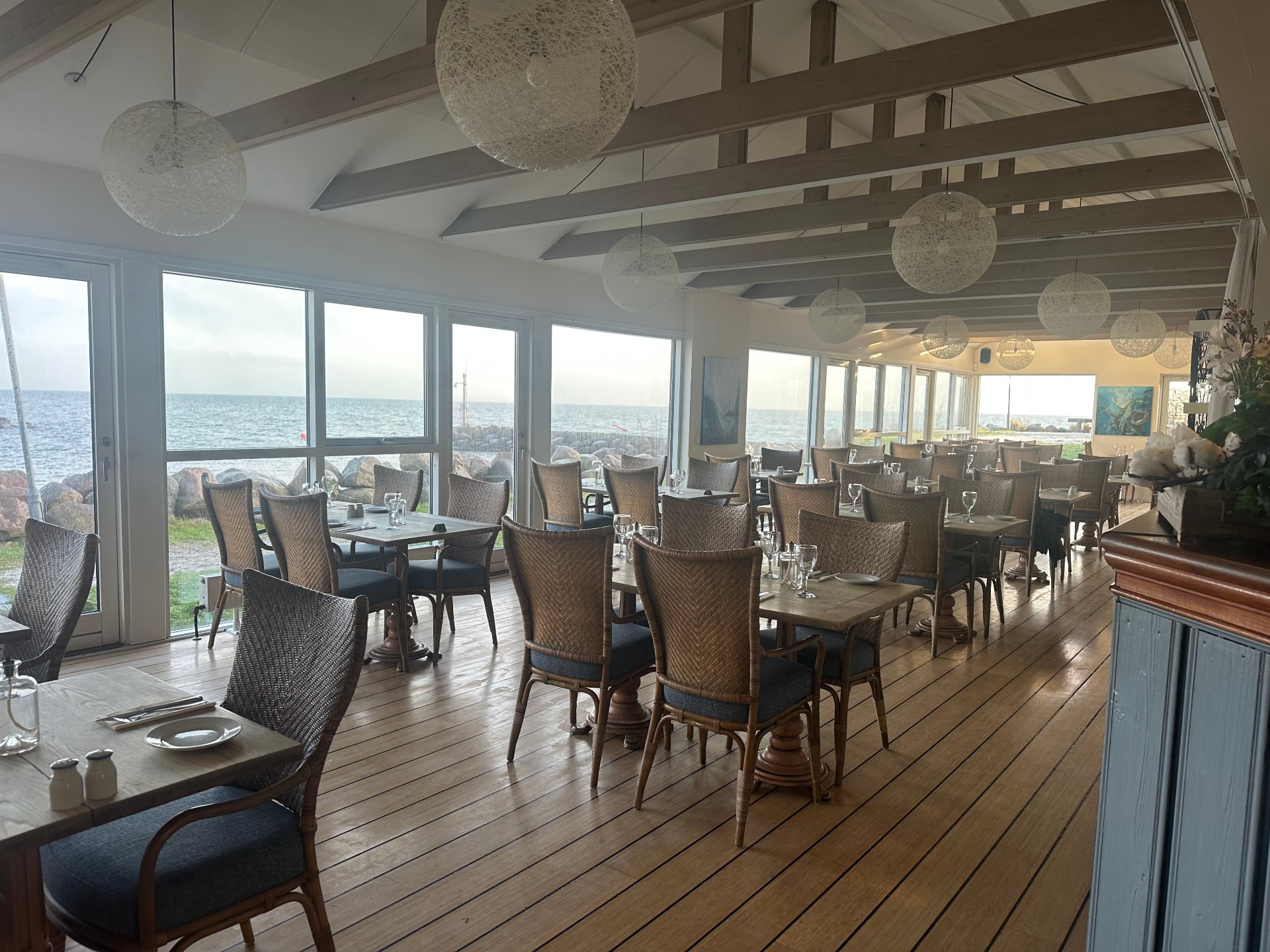 Restaurant Trekosten med havudsigt
